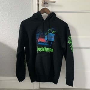 goosebumps graphic hoodie , size S